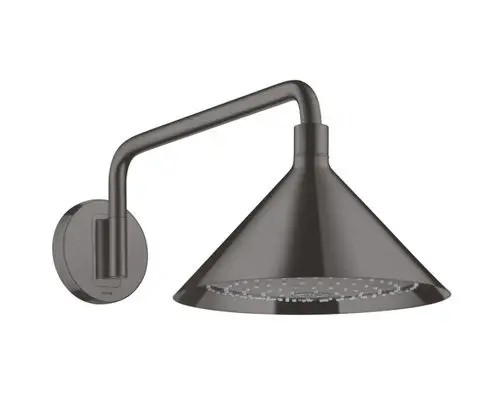 Duschkopf mit konischem Design und Brausearm in gebürstetem Schwarzchrom, an einer runden Wandhalterung montiert. Produkt von AXOR.